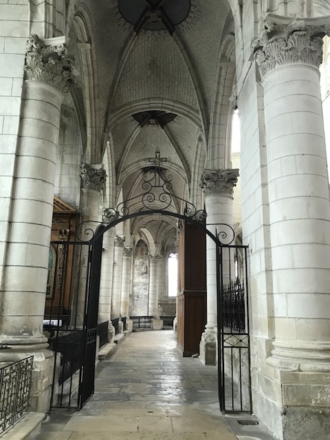 Auxerre St Pierre Church inside
